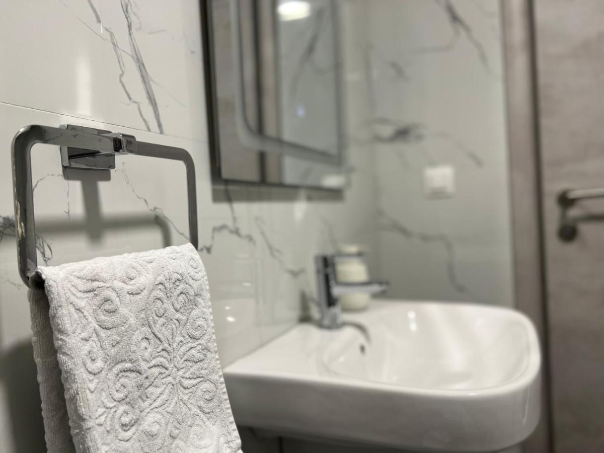 Maria'S Elite Luxury Apartment Skopje Eksteriør billede